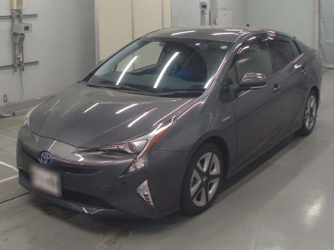 2016 Toyota Prius ZVW50[0]