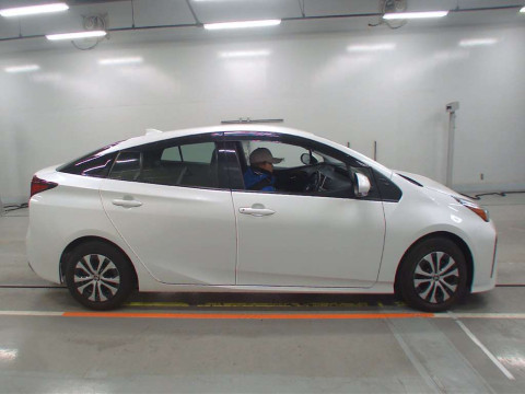 2022 Toyota Prius ZVW51[2]