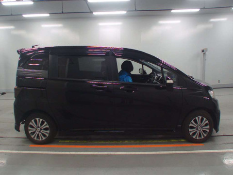 2012 Honda Freed Spike GB3[2]