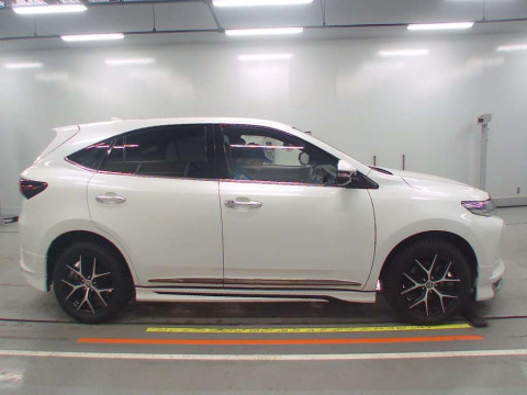 2020 Toyota Harrier ZSU60W[2]