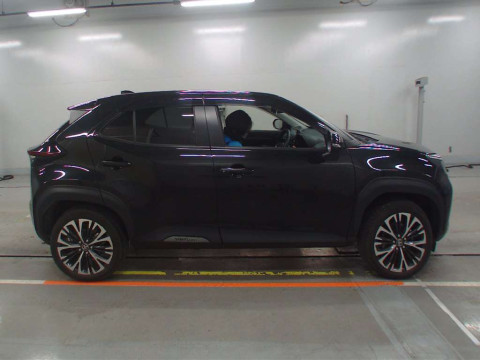 2022 Toyota YARIS CROSS MXPJ10[2]