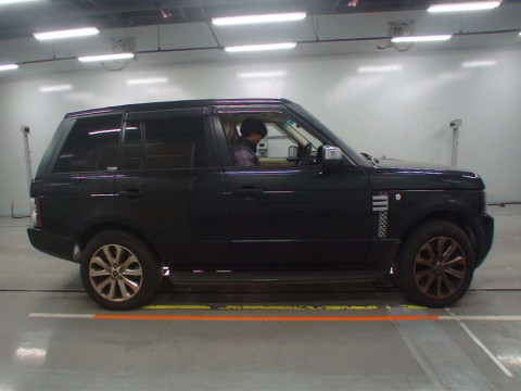 2011 Land Rover Range Rover Vogue LM5N[2]