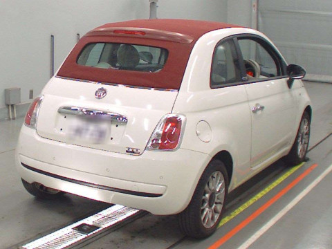 2010 Fiat 500C 31212[1]