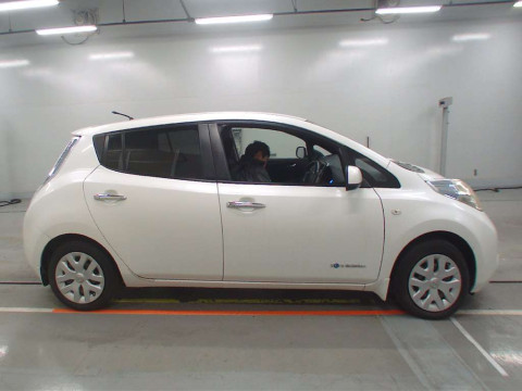 2013 Nissan Leaf AZE0[2]