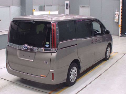 2019 Toyota Noah ZWR80G[1]