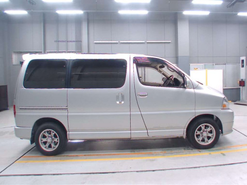 2001 Toyota Grand Hiace VCH10W[2]