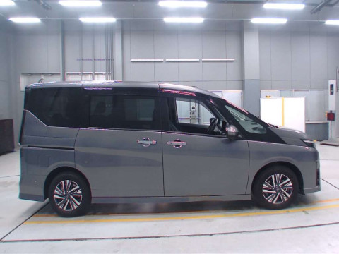 2023 Nissan Serena GFC28[2]