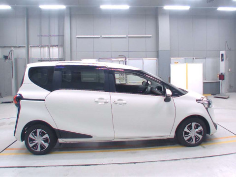 2020 Toyota Sienta NSP170G[2]