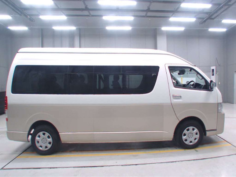 2018 Toyota Hiace Wagon TRH224W[2]