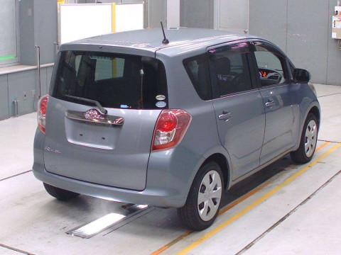 2010 Toyota Ractis SCP100[1]