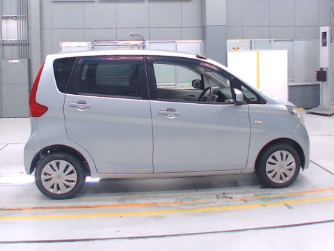 2014 Nissan DAYZ B21W[2]