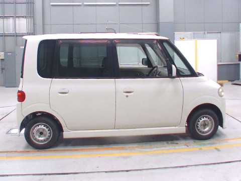 2005 Daihatsu Tanto L350S[2]