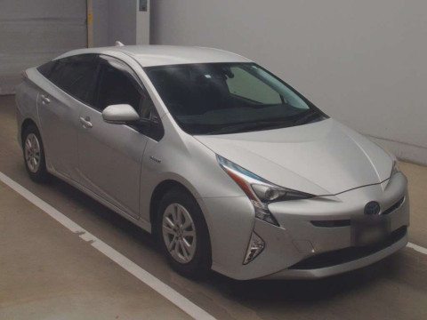 2018 Toyota Prius ZVW50[2]