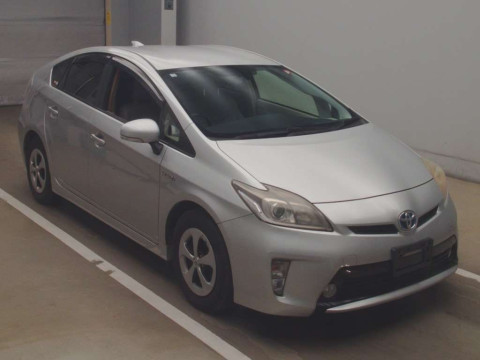 2012 Toyota Prius ZVW30[2]