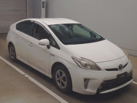 2012 Toyota Prius ZVW30[2]