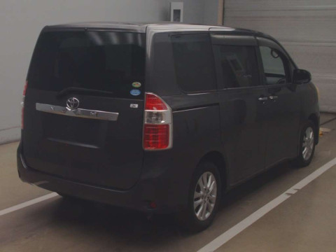 2009 Toyota Noah ZRR70G[1]