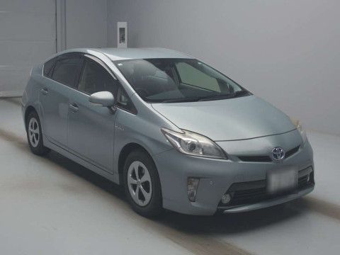 2012 Toyota Prius ZVW30[2]