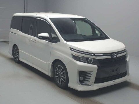 2014 Toyota Voxy ZRR85W[2]