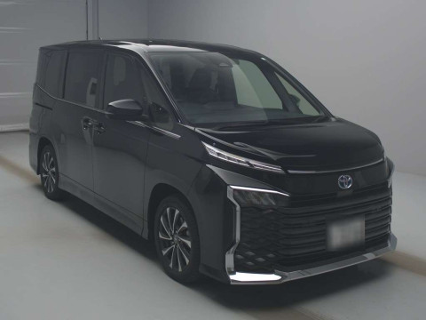 2022 Toyota Voxy ZWR90W[2]