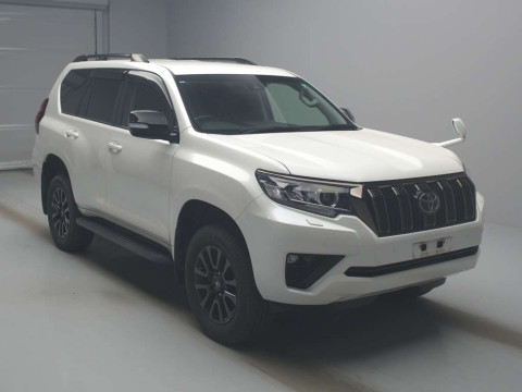 2021 Toyota Land Cruiser Prado TRJ150W[2]