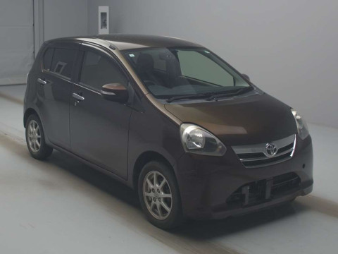 2013 Toyota Pixis Epoch LA300A[2]