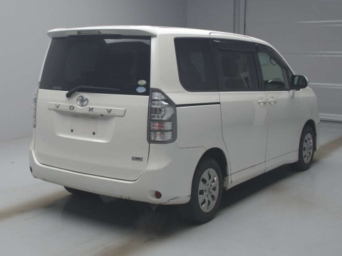 2011 Toyota Voxy ZRR70G[1]