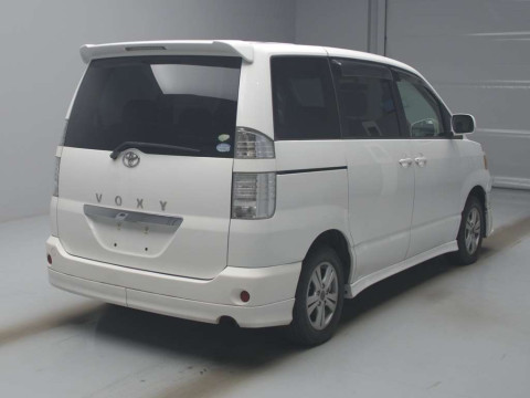 2006 Toyota Voxy AZR60G[1]