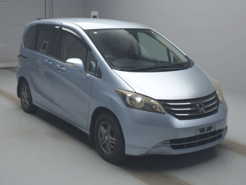 2010 Honda Freed GB3[2]