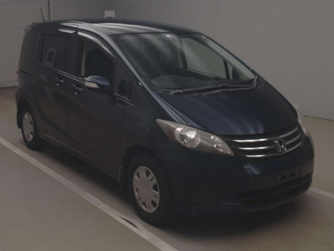 2010 Honda Freed GB3[2]