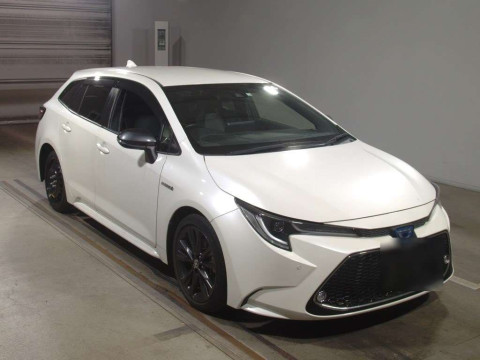 2020 Toyota Corolla Touring Wagon ZWE211W[2]