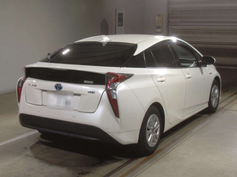 2017 Toyota Prius ZVW50[1]