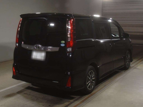 2015 Toyota Noah ZRR80W[1]