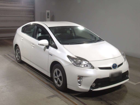 2014 Toyota Prius ZVW30[2]