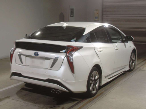 2016 Toyota Prius ZVW51[1]