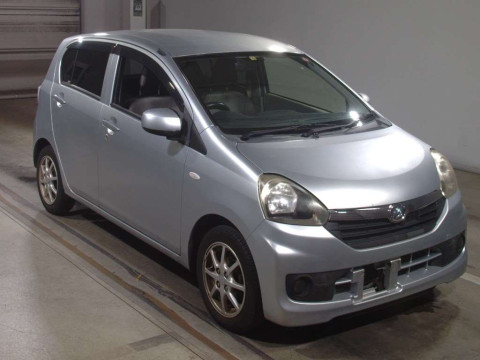 2013 Daihatsu Mira es LA300S[2]