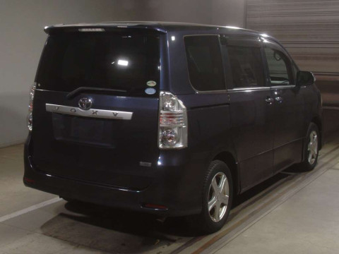 2009 Toyota Voxy ZRR70W[1]