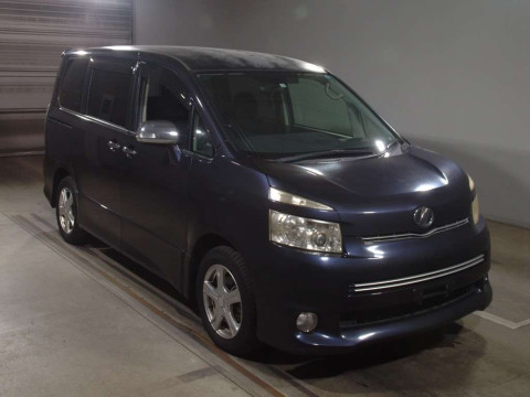 2009 Toyota Voxy ZRR70W[2]