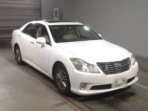 2010 Toyota Crown GRS200[2]