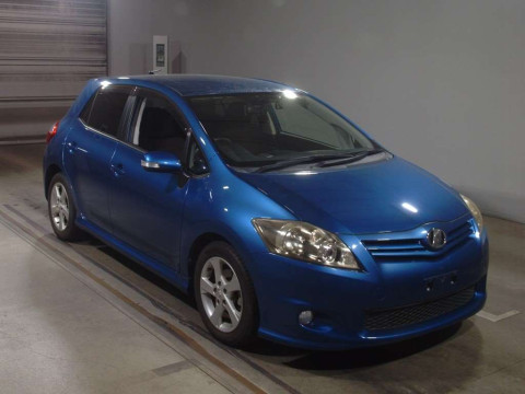 2010 Toyota Auris ZRE152H[2]