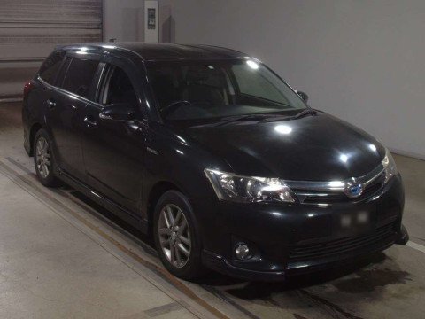 2013 Toyota Corolla Fielder NKE165G[2]