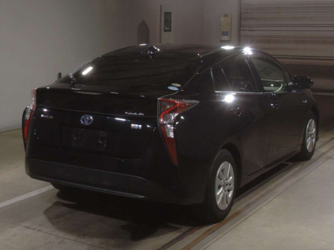 2017 Toyota Prius ZVW50[1]