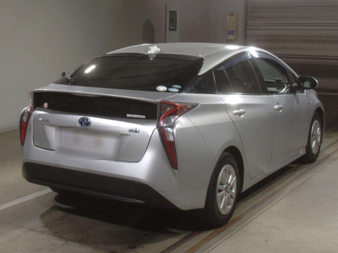 2016 Toyota Prius ZVW50[1]