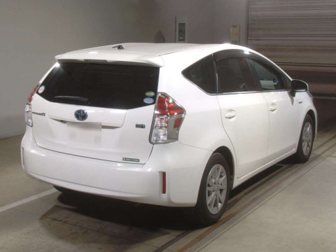 2019 Toyota Prius alpha ZVW41W[1]