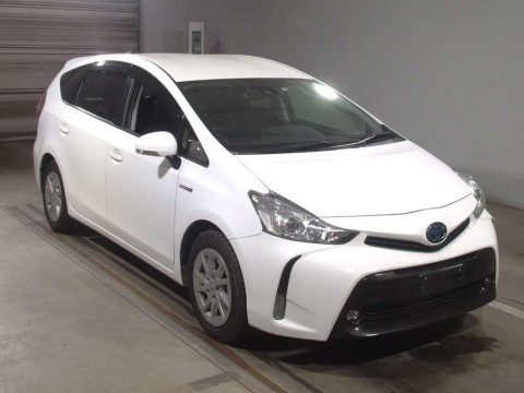 2019 Toyota Prius alpha ZVW41W[2]