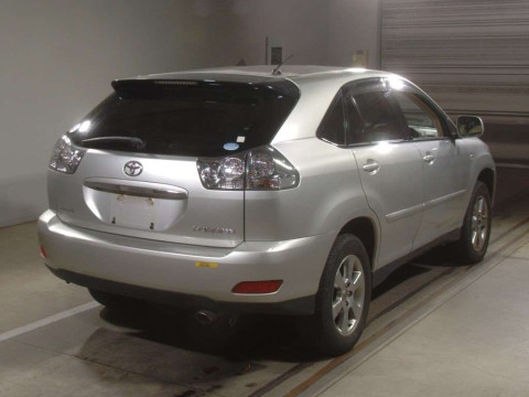 2005 Toyota Harrier MCU30W[1]