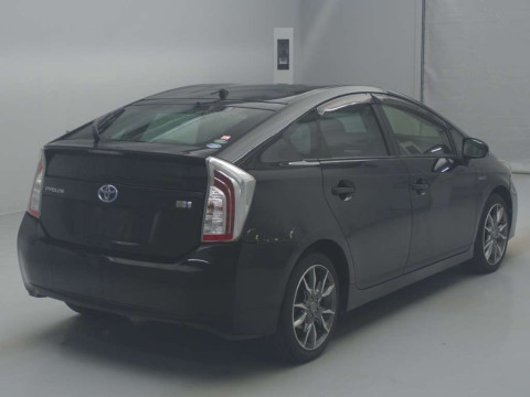 2015 Toyota Prius ZVW30[1]