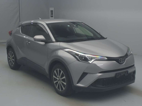 2017 Toyota C-HR NGX50[2]