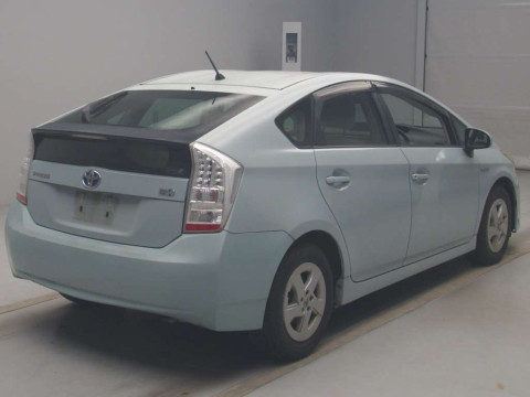 2010 Toyota Prius ZVW30[1]