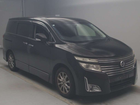 2013 Nissan Elgrand TE52[2]