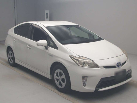 2014 Toyota Prius ZVW30[2]